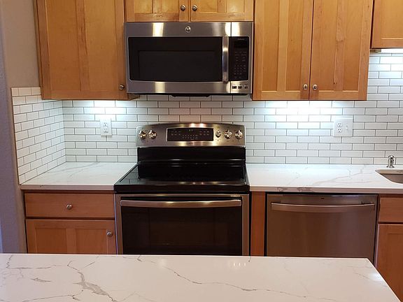 2nd image of 200 Poplar St Unit G