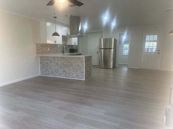 4th image of 5260 Landry Ln