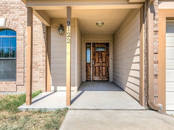 2nd image of 2122 Woodlawn Dr