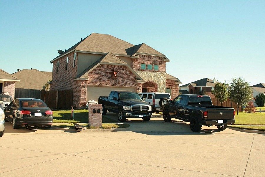 2nd image of 1208 Gardenia Cir