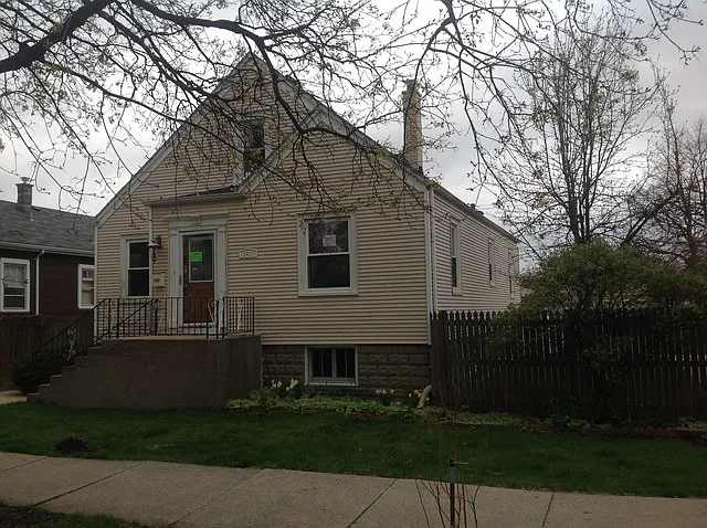 2638 N Rutherford Ave photo 1