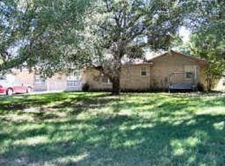 701 N Stewart St, Azle, TX 76020