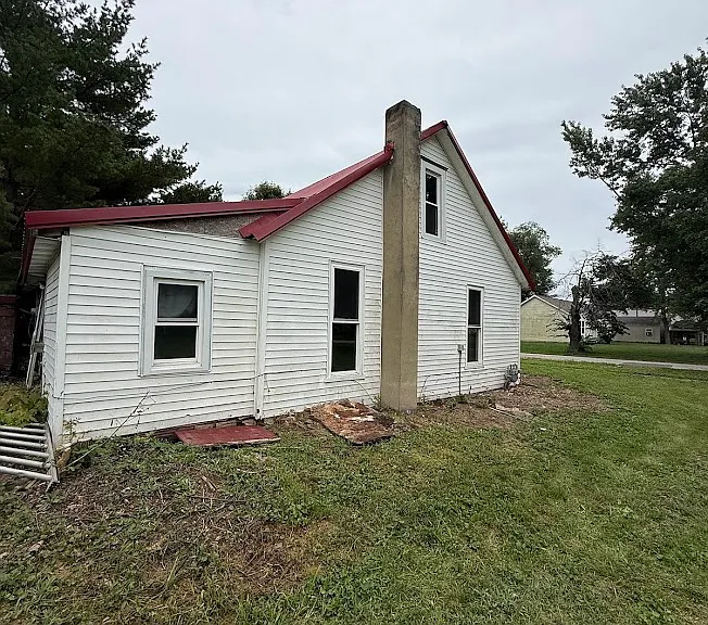 221 E Cherry St — Photo 4