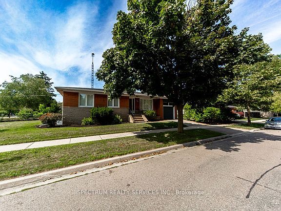 2nd image of 131 W Deane Park Dr