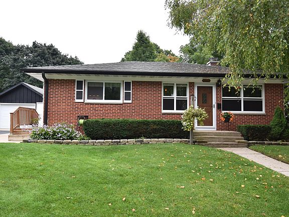 2nd image of 1923 Garland Ave