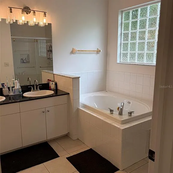 4056 Alan Dr — Photo 10