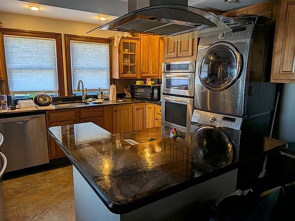 2nd image of 7 Willis Ave