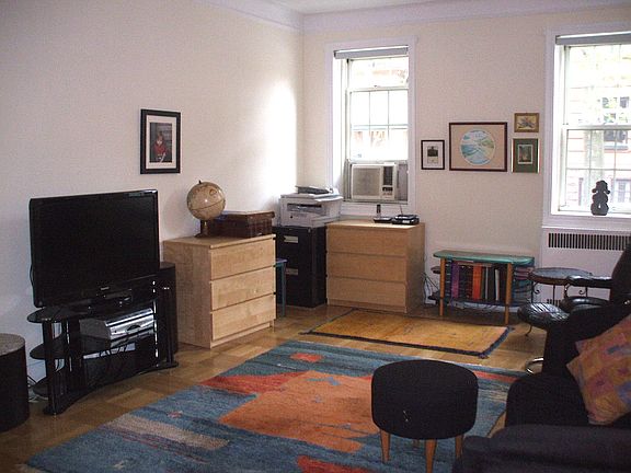 5th image of 140 8th Ave APT 1R