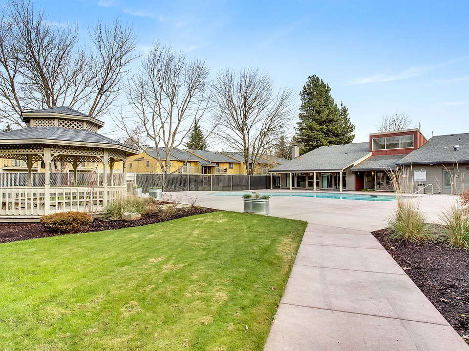Parklane Apartments