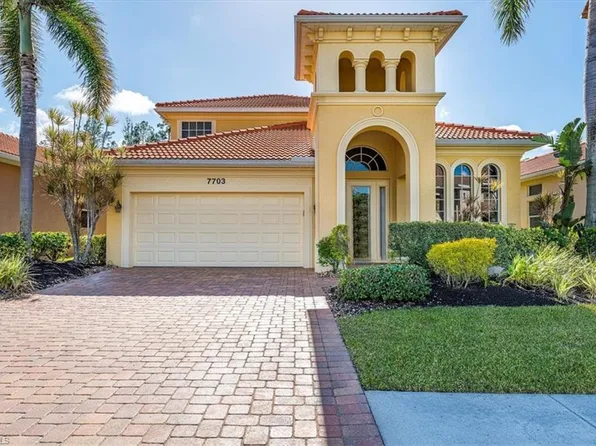7703 Martino Cir, Naples, FL 34112