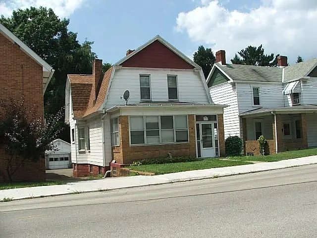 205 Valley St photo 1