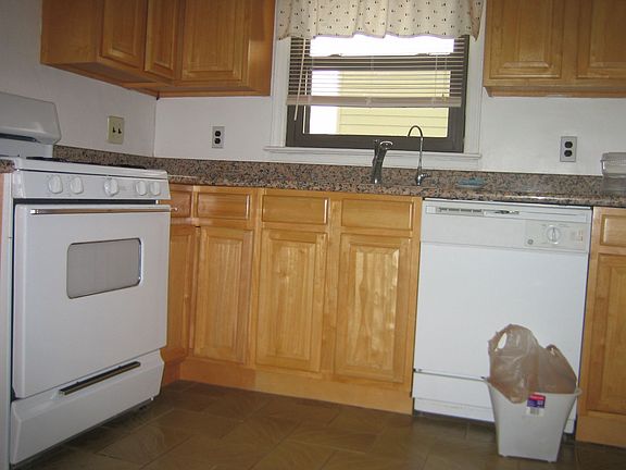 4th image of 138 Eagle St