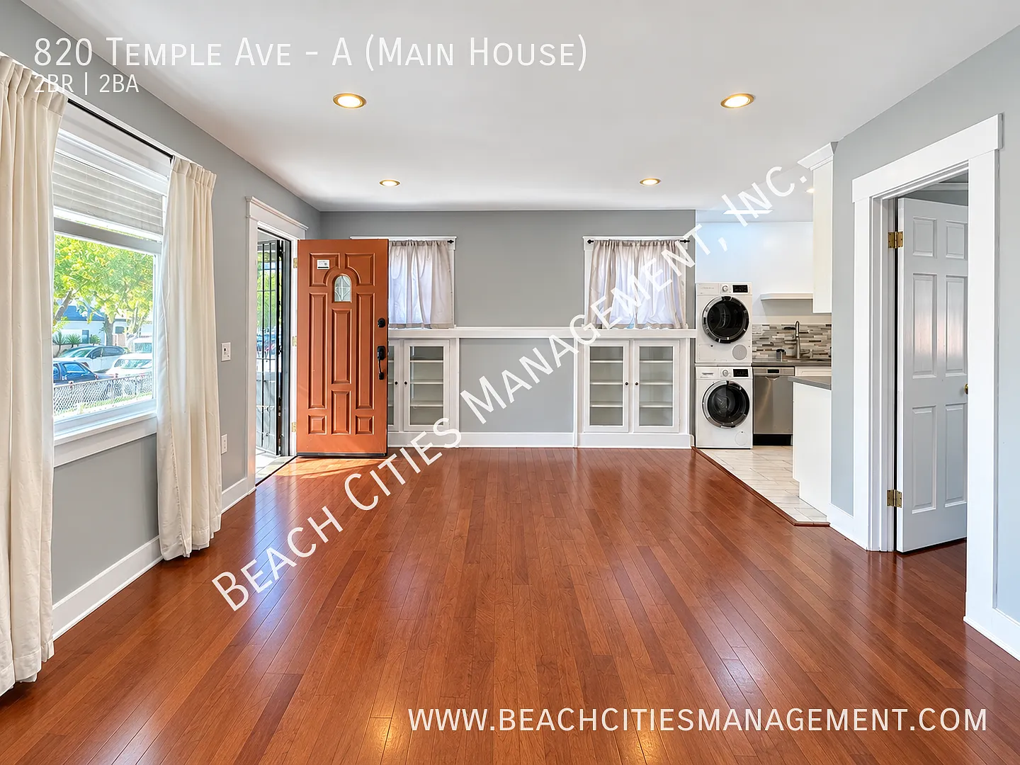 Charming 2-Bedroom, 2-Bathroom Home with Private Backyard — Photo 4