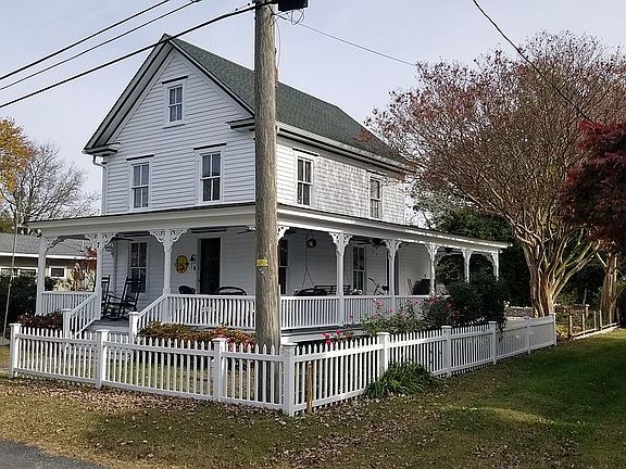 3rd image of 7 Lee St