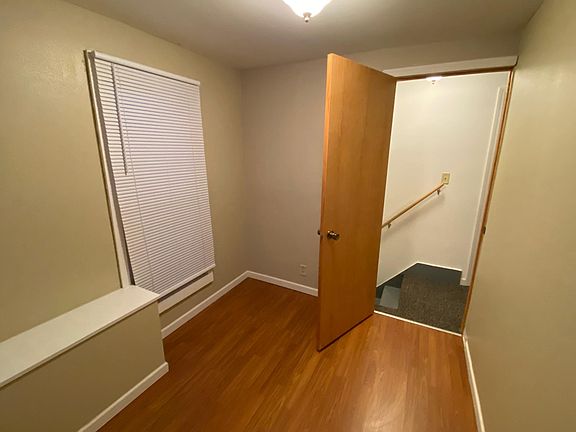 3rd image of 1112 York St