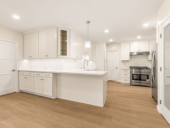 5th image of 7508 Buell St