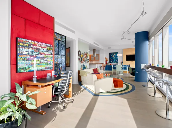 25 Columbus Circle image 8 of 47