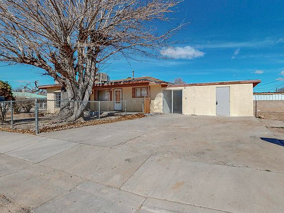 3rd image of 749 Cordova Pl NW