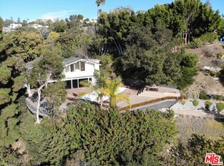 779 Stradella Rd, Los Angeles, CA 90077