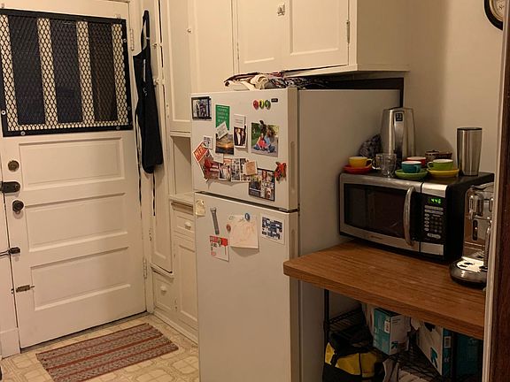 3rd image of 4723 N Winchester Ave APT 3B