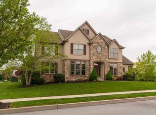 1150 Stone Creek Dr, Hummelstown, PA 17036