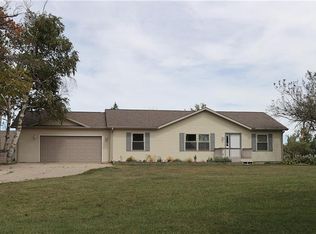 921 390th Ave, Grinnell, IA 50112