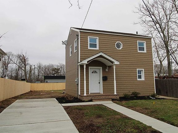 2nd image of 16 W Pennywood Ave