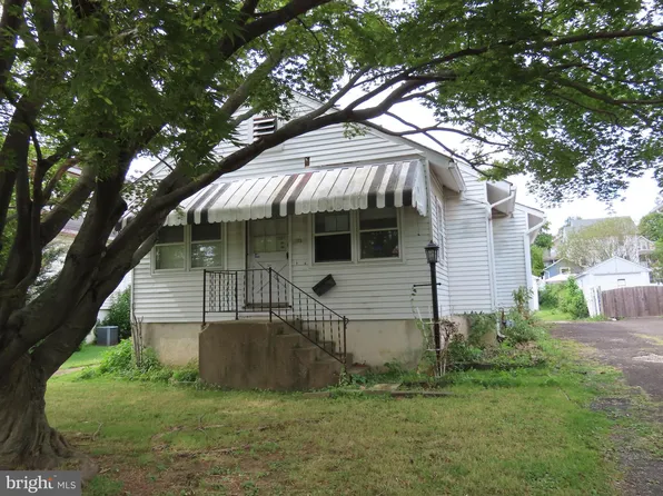 103 Center Ave, Willow Grove, PA 19090