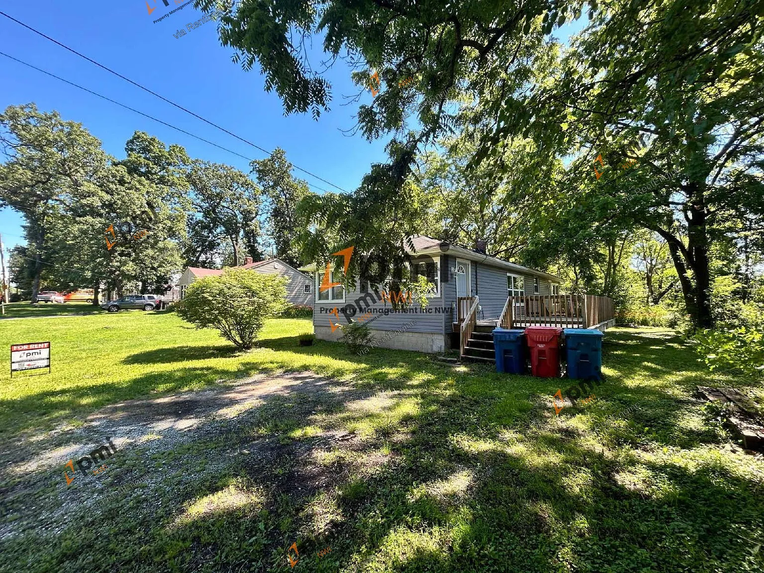 3 bed, 1.0 bath, 1265 sqft, $1,795 — Photo 2