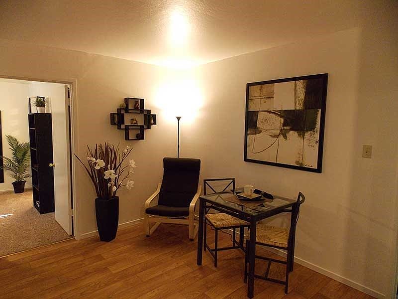 2nd image of 1224 F St APT 27