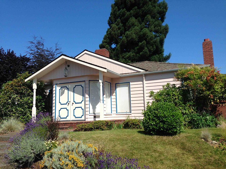2nd image of 7701 Crest Dr NE
