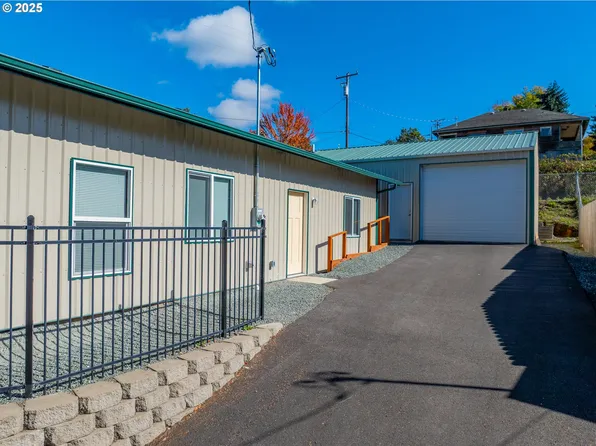 401 B St, Myrtle Point, OR 97458