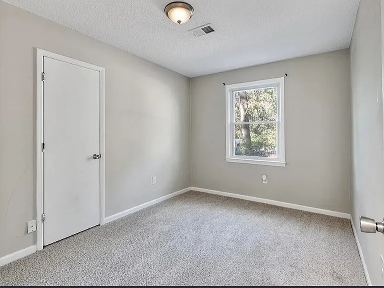 960 Savage Rd — Photo 8