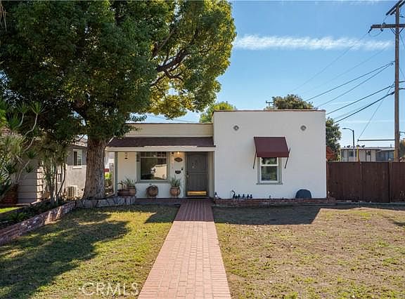 3rd image of 404 E Puente St