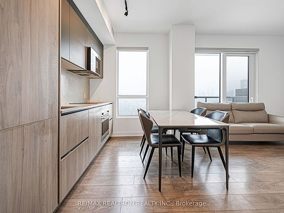 3rd image of 108 Peter St #4302