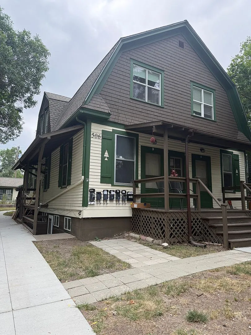 506 West Babcock — Photo 1