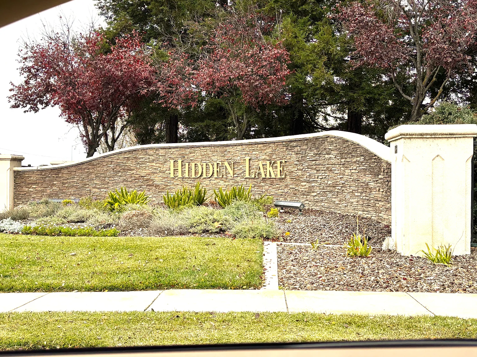 956 Harbor Ct photo 1