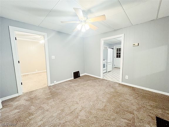3rd image of 1077 Benton St