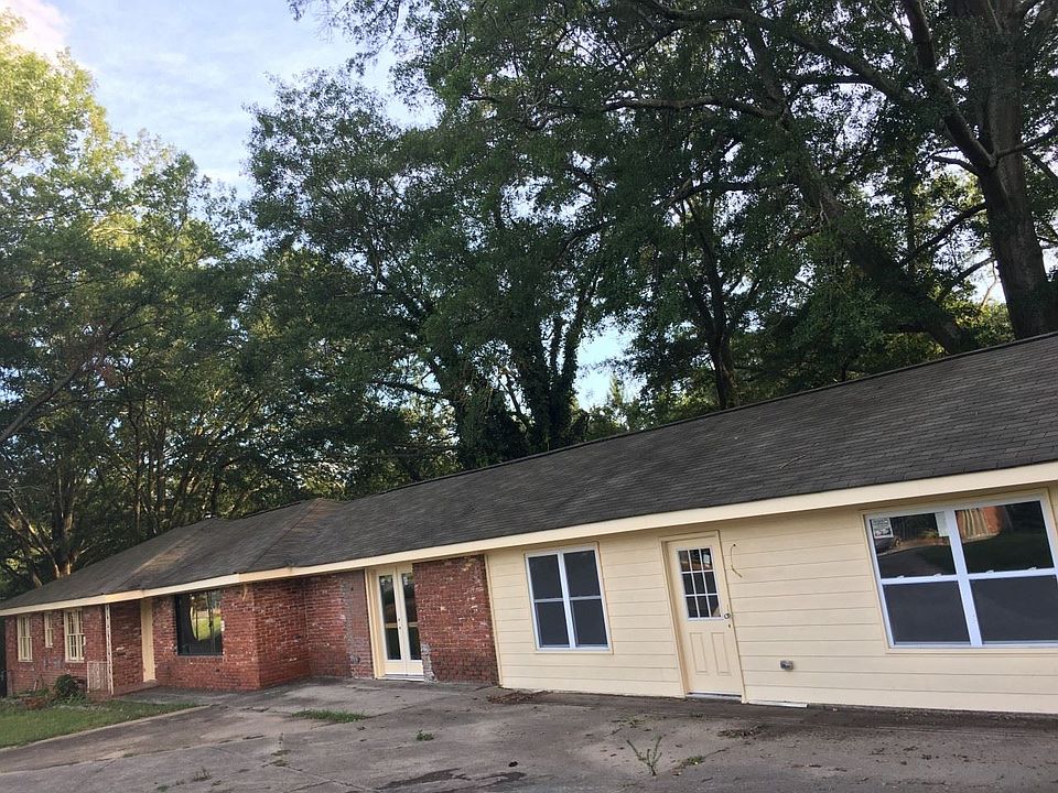2nd image of 985 Pleasant Hill Rd
