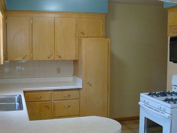 5th image of 1188 Bellows St