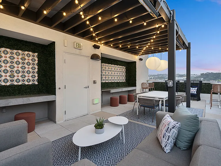 Apex Laguna Niguel Apartments — Photo 9