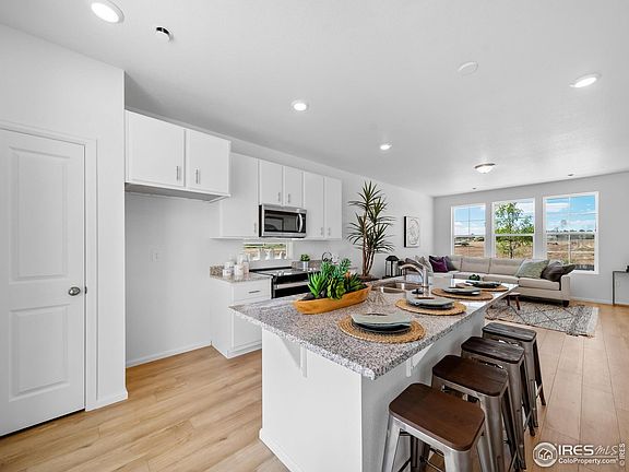 4th image of 3379 Pearwood Dr