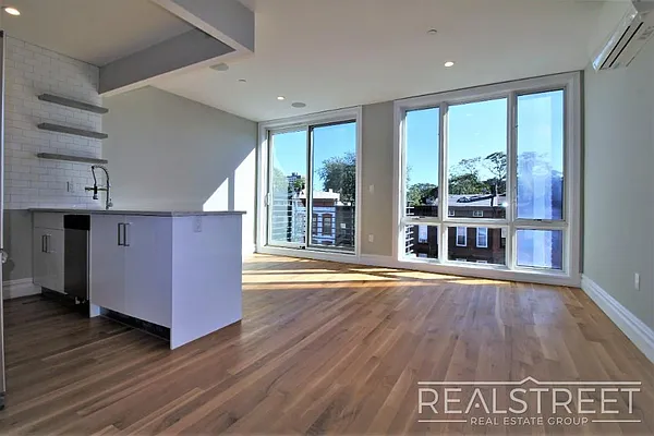 Rented by Real Street Inc | media 2