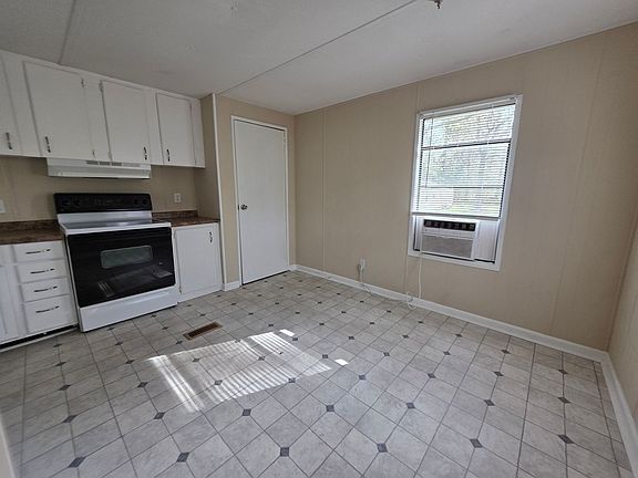 4th image of 1133 Pickett Rd #1