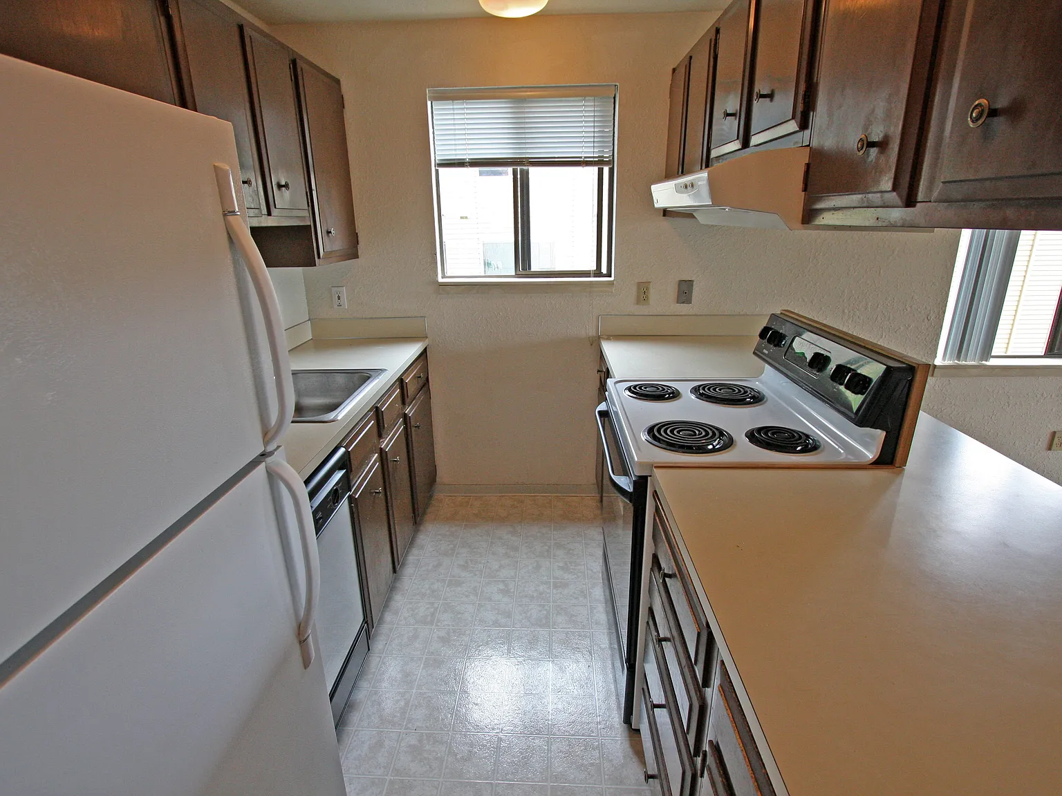 2 bed, 800 sqft, $2,200 — Photo 4