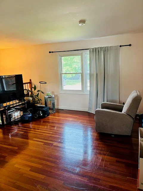3 bed, 1720 sqft, $2,999 — Photo 2