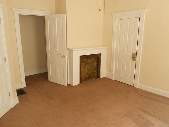 4th image of 617 Saint Charles St #1