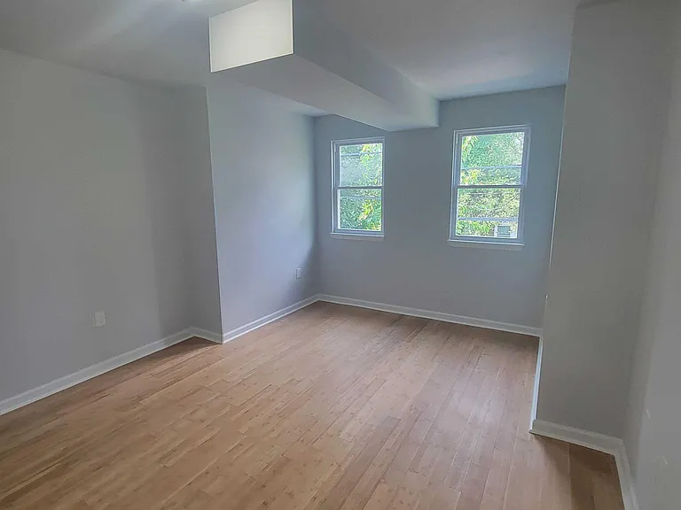 2032 Harlem Ave — Photo 13