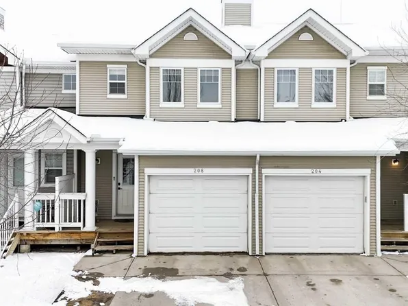 208 Country Village Mnr NE, Calgary, AB T3K 0L6