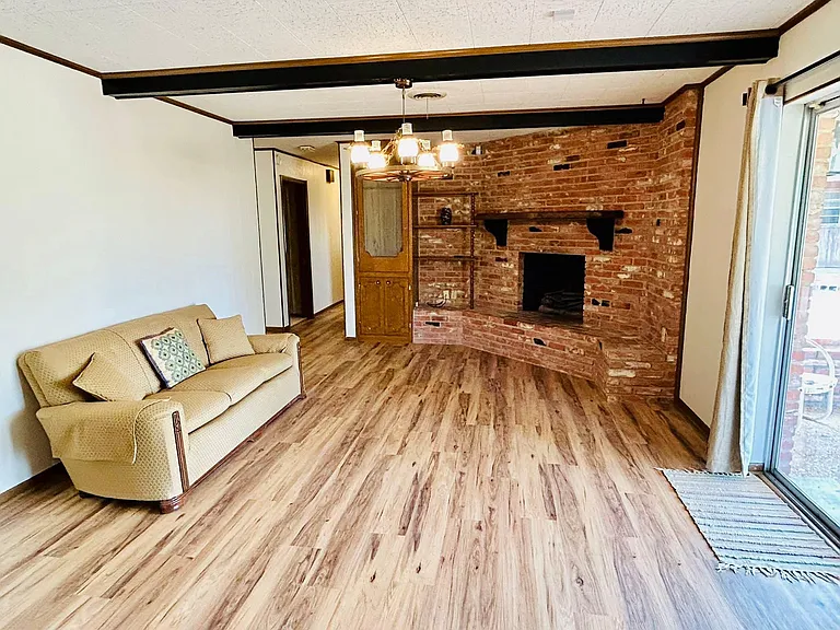 1040 N Highway 80 — Photo 15
